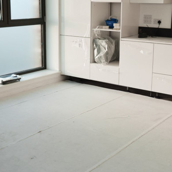 Tecdura Stickymat FR LD BS EN 13501-1:2018 1.1mm x 1.04m x 10m White