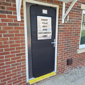 Padded Ext Door Protector Single 750mm x 1950mm c/w A2 Pocket (10) Padded Ext Door Protector Single 750mm x 1950mm c/w A2 Pocket (10)